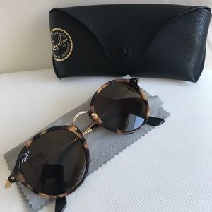 Ray Ban Round Fleck Sunglasses | Tortoise & Gold